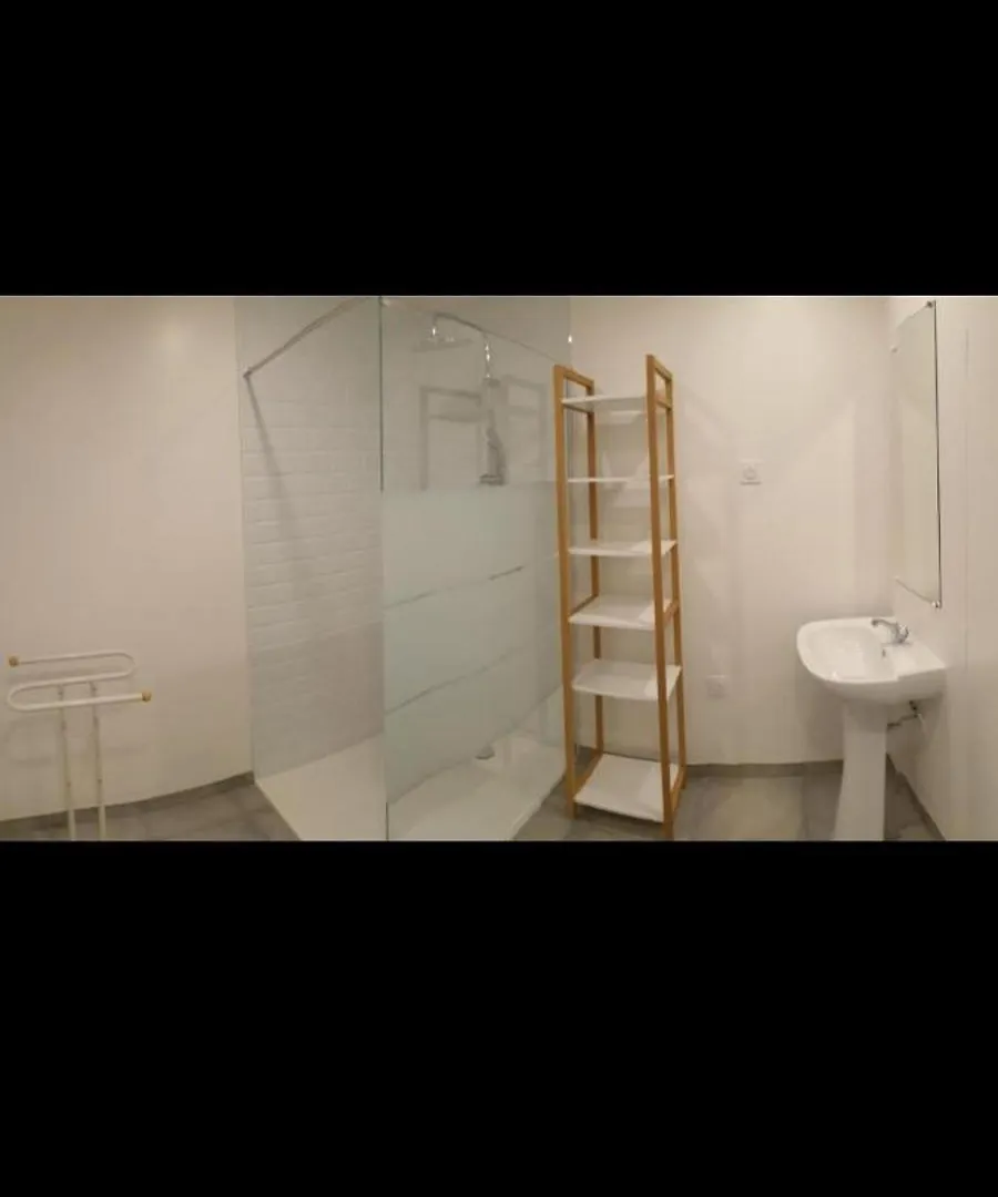 Grand Appartement, 2 Ou 3 Ou 4 Pieces, Tramway Sur Place, Proche Gare Sncf St Augustin 5 Min, Aeroport A 7 Min, Plage Ou Allianz Riviera 10 Min, Palais Nikaia 2 Min , Supermarche Sur Place, Parking Possible Si Disponible Ou Payant A 1000 Metre Nice