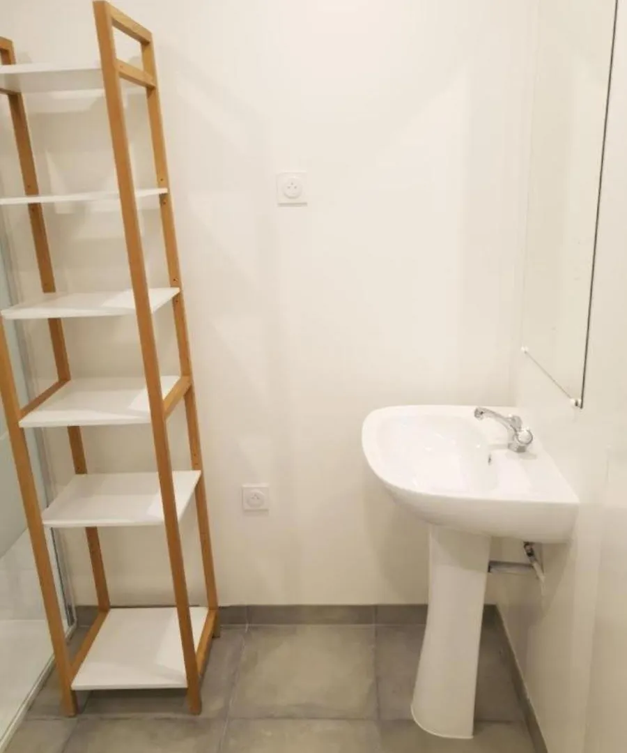 Appartement Grand Appartement, 2 Ou 3 Ou 4 Pieces, Tramway Sur Place, Proche Gare Sncf St Augustin 5 Min, Aeroport A 7 Min, Plage Ou Allianz Riviera 10 Min, Palais Nikaia 2 Min , Supermarche Sur Place, Parking Possible Si Disponible Ou Payant A 1000 Metre Nice