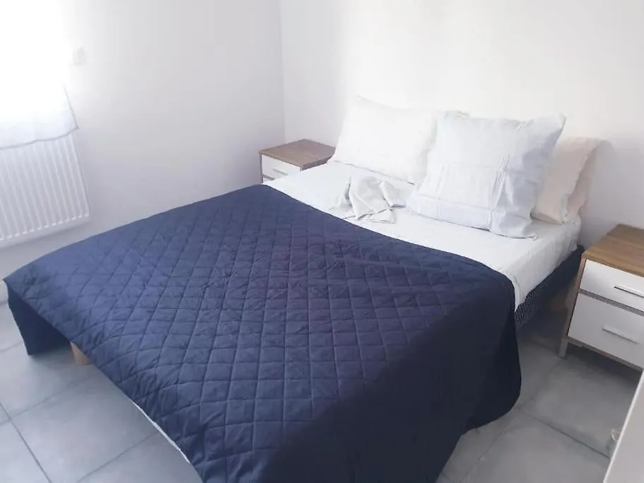 Grand Appartement, 2 Ou 3 Ou 4 Pieces, Tramway Sur Place, Proche Gare Sncf St Augustin 5 Min, Aeroport A 7 Min, Plage Ou Allianz Riviera 10 Min, Palais Nikaia 2 Min , Supermarche Sur Place, Parking Possible Si Disponible Ou Payant A 1000 Metre Nice Appartement