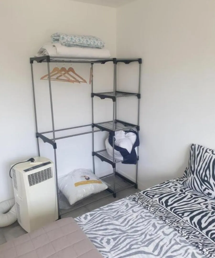 Grand Appartement, 2 Ou 3 Ou 4 Pieces, Tramway Sur Place, Proche Gare Sncf St Augustin 5 Min, Aeroport A 7 Min, Plage Ou Allianz Riviera 10 Min, Palais Nikaia 2 Min , Supermarche Sur Place, Parking Possible Si Disponible Ou Payant A 1000 Metre Nice Appartement