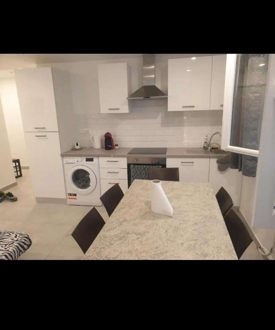 Grand Appartement, 2 Ou 3 Ou 4 Pieces, Tramway Sur Place, Proche Gare Sncf St Augustin 5 Min, Aeroport A 7 Min, Plage Ou Allianz Riviera 10 Min, Palais Nikaia 2 Min , Supermarche Sur Place, Parking Possible Si Disponible Ou Payant A 1000 Metre Νίκαια Διαμέρισμα