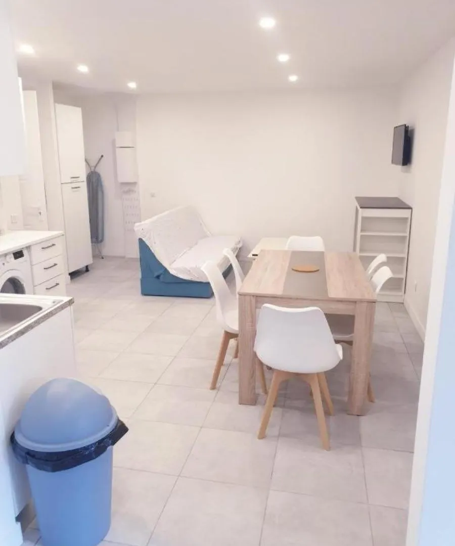 Grand Appartement, 2 Ou 3 Ou 4 Pieces, Tramway Sur Place, Proche Gare Sncf St Augustin 5 Min, Aeroport A 7 Min, Plage Ou Allianz Riviera 10 Min, Palais Nikaia 2 Min , Supermarche Sur Place, Parking Possible Si Disponible Ou Payant A 1000 Metre Nice France