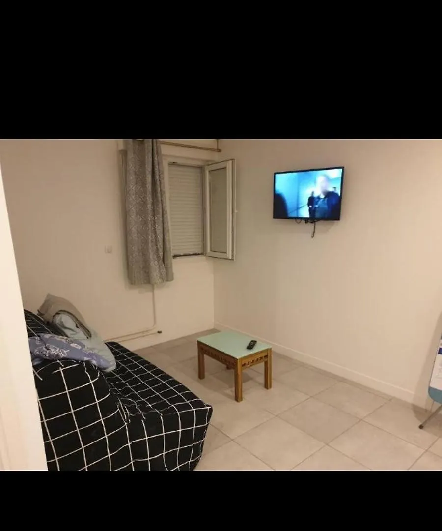 Grand Appartement, 2 Ou 3 Ou 4 Pieces, Tramway Sur Place, Proche Gare Sncf St Augustin 5 Min, Aeroport A 7 Min, Plage Ou Allianz Riviera 10 Min, Palais Nikaia 2 Min , Supermarche Sur Place, Parking Possible Si Disponible Ou Payant A 1000 Metre Nice 0*,