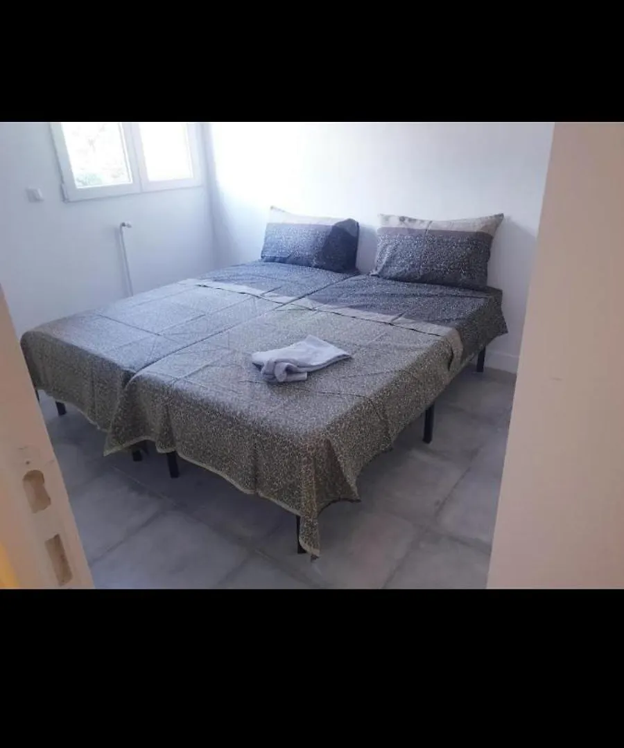 Grand Appartement, 2 Ou 3 Ou 4 Pieces, Tramway Sur Place, Proche Gare Sncf St Augustin 5 Min, Aeroport A 7 Min, Plage Ou Allianz Riviera 10 Min, Palais Nikaia 2 Min , Supermarche Sur Place, Parking Possible Si Disponible Ou Payant A 1000 Metre Nice 0*,