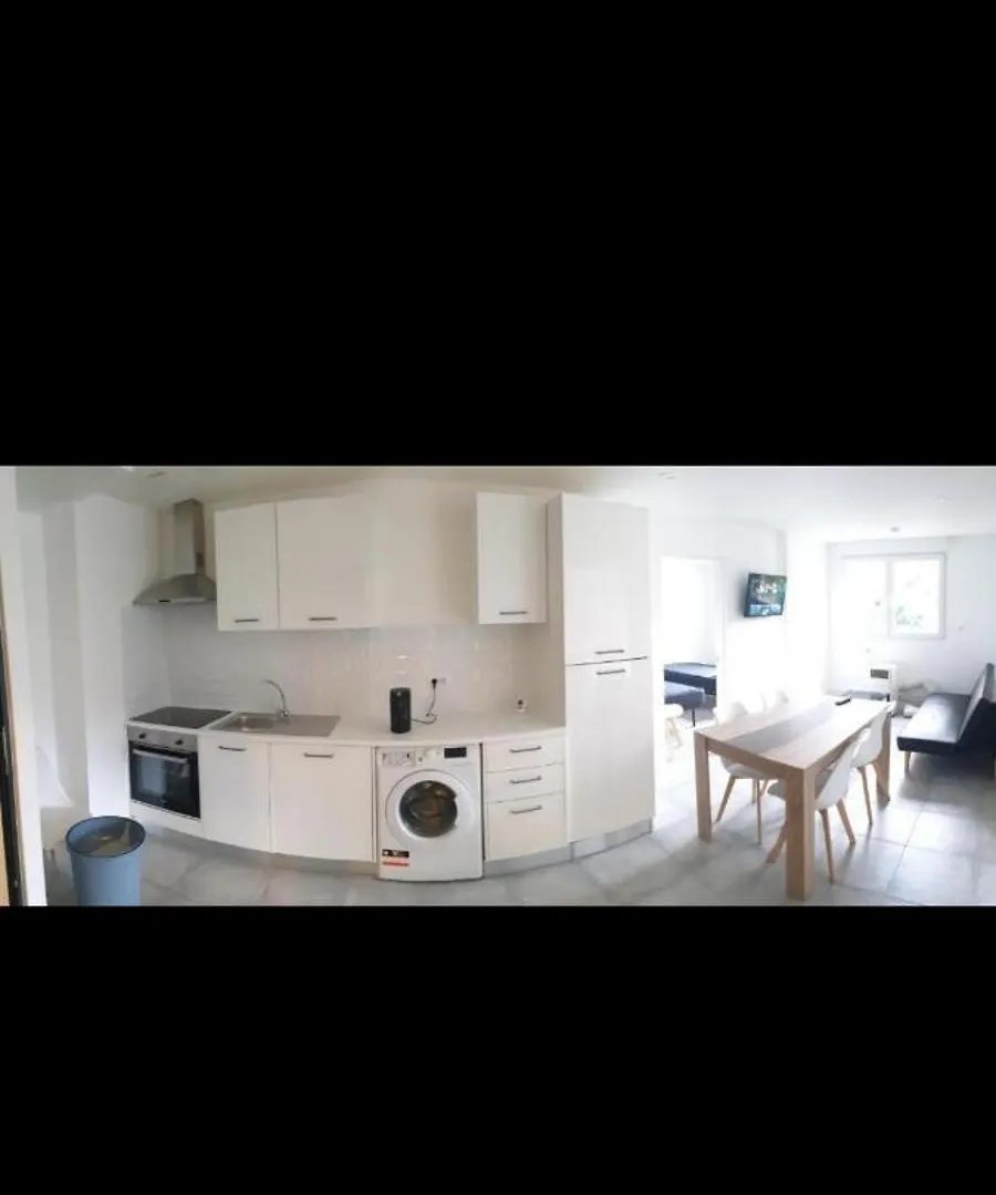 Apartment Grand Appartement, 2 Ou 3 Ou 4 Pieces, Tramway Sur Place, Proche Gare Sncf St Augustin 5 Min, Aeroport A 7 Min, Plage Ou Allianz Riviera 10 Min, Palais Nikaia 2 Min , Supermarche Sur Place, Parking Possible Si Disponible Ou Payant A 1000 Metre Nice