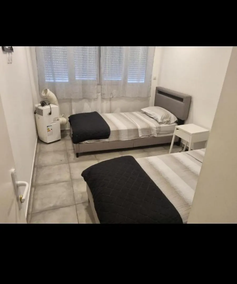 Grand Appartement, 2 Ou 3 Ou 4 Pieces, Tramway Sur Place, Proche Gare Sncf St Augustin 5 Min, Aeroport A 7 Min, Plage Ou Allianz Riviera 10 Min, Palais Nikaia 2 Min , Supermarche Sur Place, Parking Possible Si Disponible Ou Payant A 1000 Metre Nice Apartment