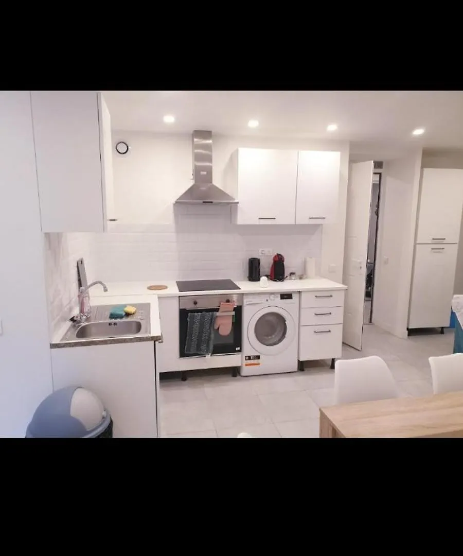 Grand Appartement, 2 Ou 3 Ou 4 Pieces, Tramway Sur Place, Proche Gare Sncf St Augustin 5 Min, Aeroport A 7 Min, Plage Ou Allianz Riviera 10 Min, Palais Nikaia 2 Min , Supermarche Sur Place, Parking Possible Si Disponible Ou Payant A 1000 Metre Nice