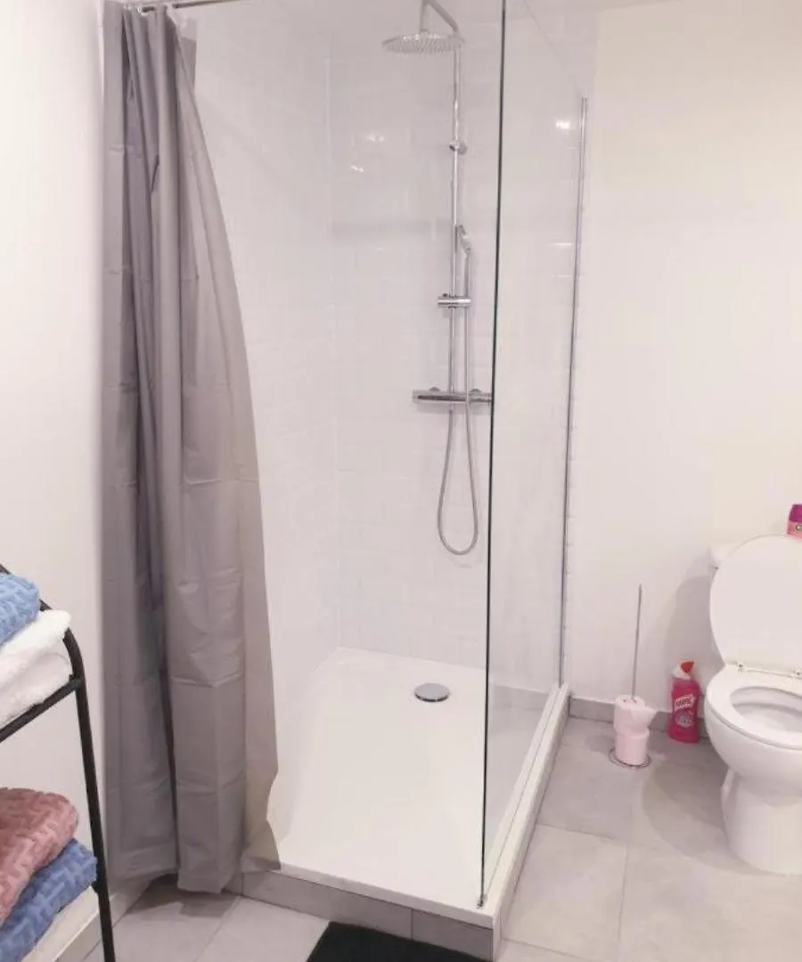 Grand Appartement, 2 Ou 3 Ou 4 Pieces, Tramway Sur Place, Proche Gare Sncf St Augustin 5 Min, Aeroport A 7 Min, Plage Ou Allianz Riviera 10 Min, Palais Nikaia 2 Min , Supermarche Sur Place, Parking Possible Si Disponible Ou Payant A 1000 Metre Nice